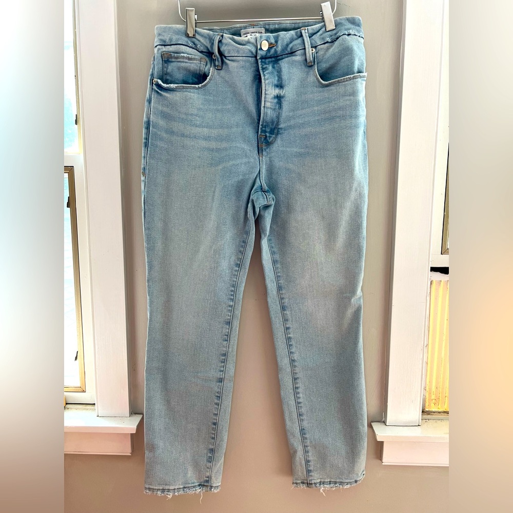 Good American Good Classic Natural Fray Hem in Indigo038